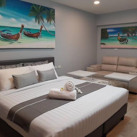 Private Modern Apartments By Patong Vacation Rentals Located In The Heart Of Patong, Walking Distance To The Beach, Kitchen, Private Bathroom, Seating Area, 65" Smart Tv With Free Wifi Ngoại thất bức ảnh