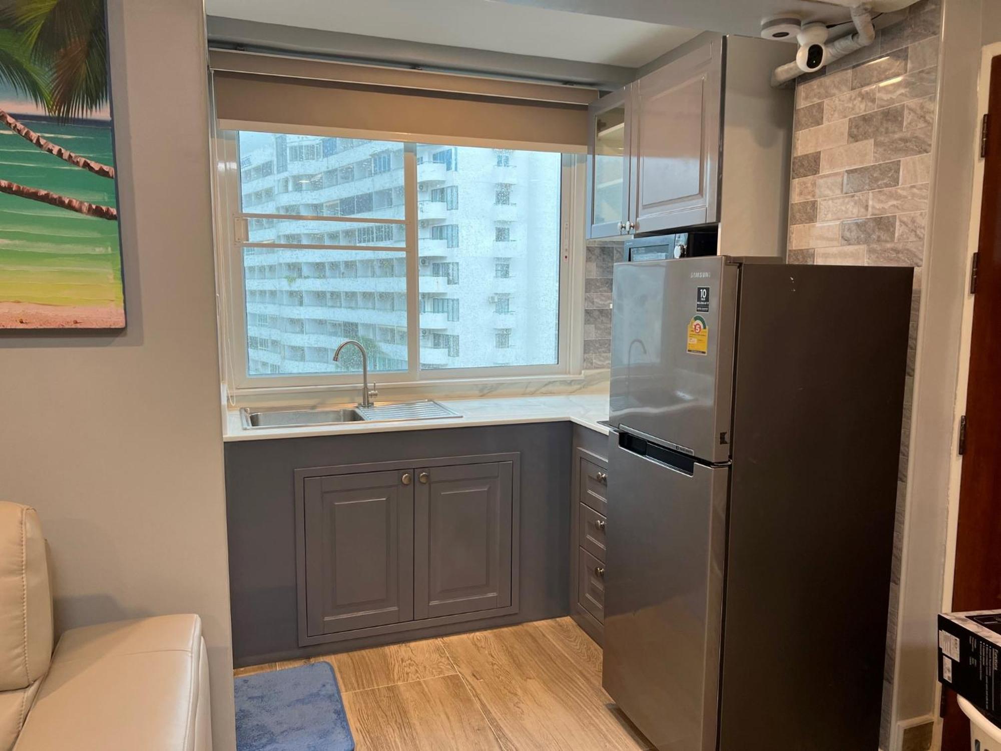 Private Modern Apartments By Patong Vacation Rentals Located In The Heart Of Patong, Walking Distance To The Beach, Kitchen, Private Bathroom, Seating Area, 65" Smart Tv With Free Wifi Ngoại thất bức ảnh