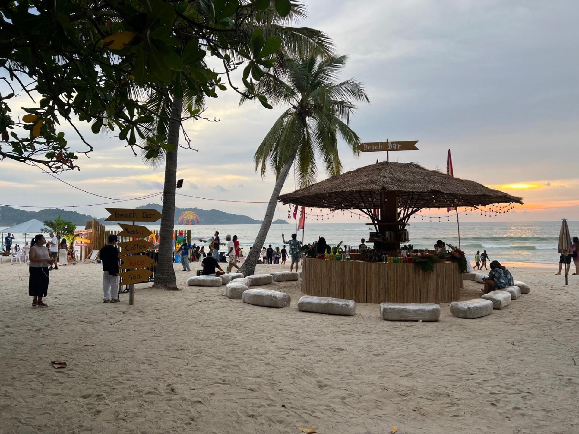 Private Modern Apartments By Patong Vacation Rentals Located In The Heart Of Patong, Walking Distance To The Beach, Kitchen, Private Bathroom, Seating Area, 65" Smart Tv With Free Wifi Ngoại thất bức ảnh